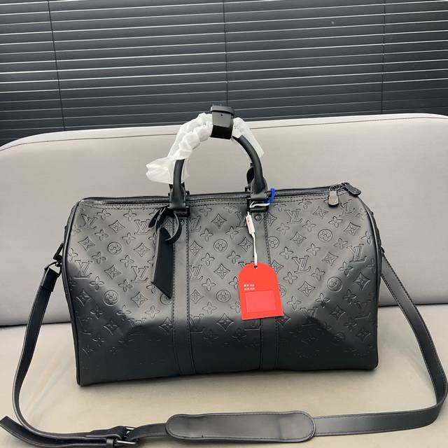 Louisvuitton 路易威登 Keepall 压花旅行袋 手提包袋 机场包 采用精湛镶嵌细工 实物拍摄 原厂原版面料 45 X 26 Cm