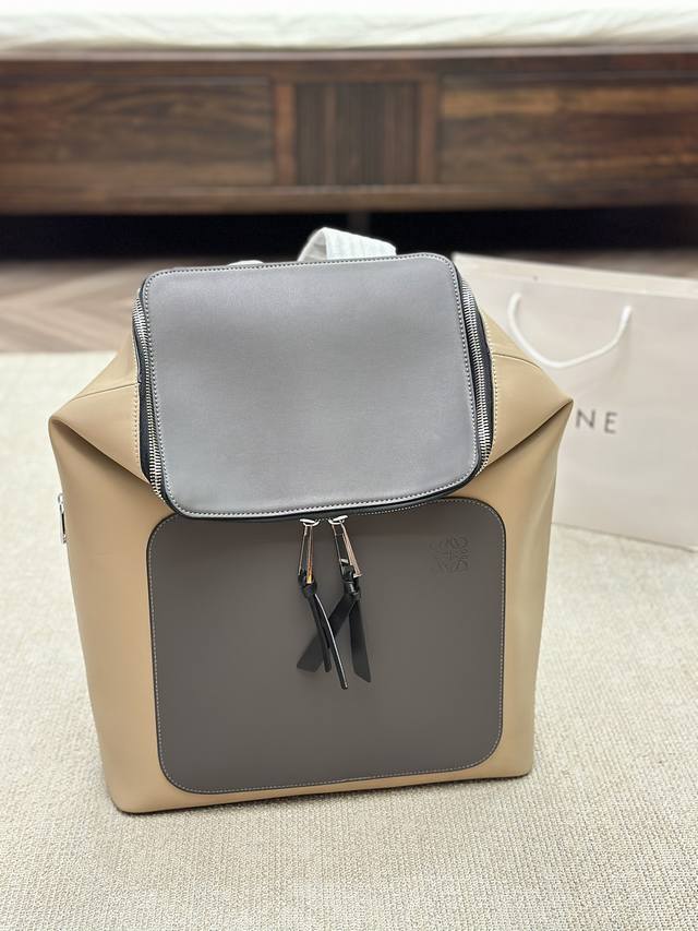 原单 牛皮 Loewe Goya Small Backpack 罗意威新款男士双肩包 男款背包 超热门背囊goya系列双肩书包 背包全新做法 更为人性化定制小牛