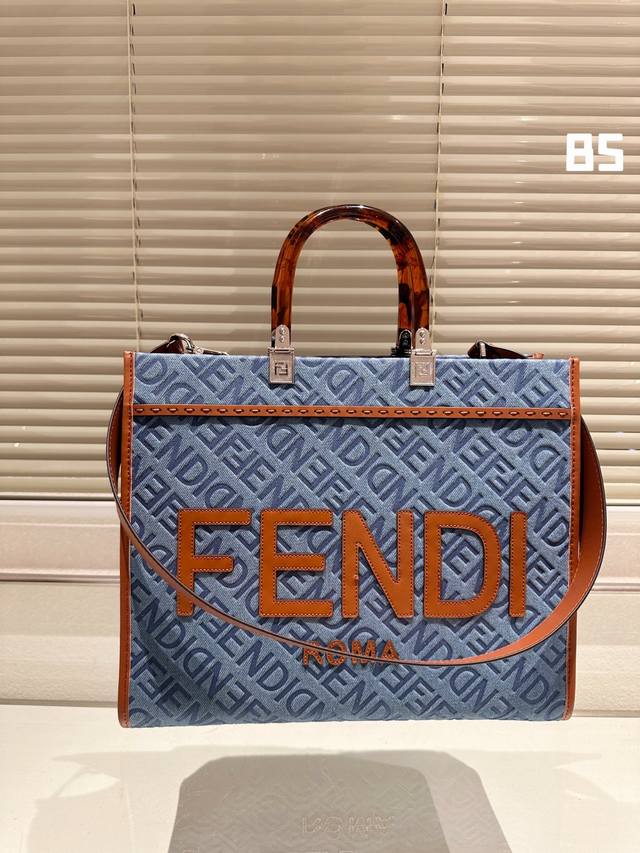 压纹 尺寸 35 30Cmf家 Fendi Peekabo 购物袋经典的tote造型 托特包