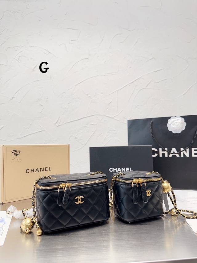 Chanel 2022新款金球盒子还是那句老话黑金配色yyds方盒子还是手拎好看点斜背略翘~但也不影响它的美丽光面牛皮真的是蛮好看的+目香奈儿chanel #C