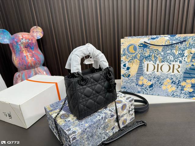 磨砂 免税店包装 Ddd Dior 戴妃包 Diorlady-Life Ddd 在澳门威尼斯喜提一款lady-Life包治百病不是假的含它实在是太美了 实物比照