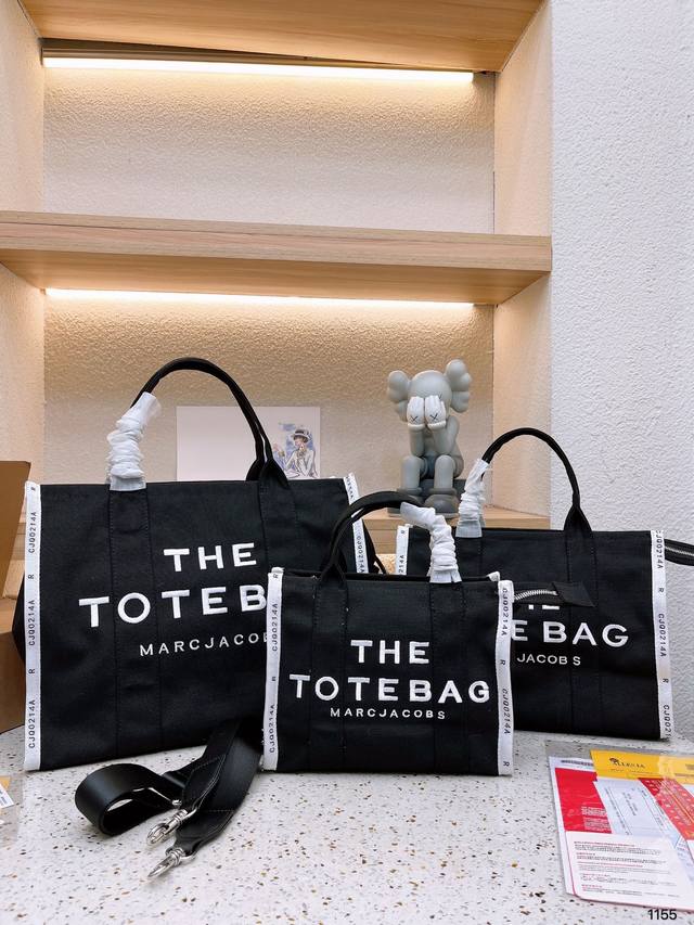 大号 中号 小号 Mj托特包-Marc Jacobs- The Traveler Tote Bag布料托特包 开口处配有拉链开合 更安全市面大多tote都是敞口