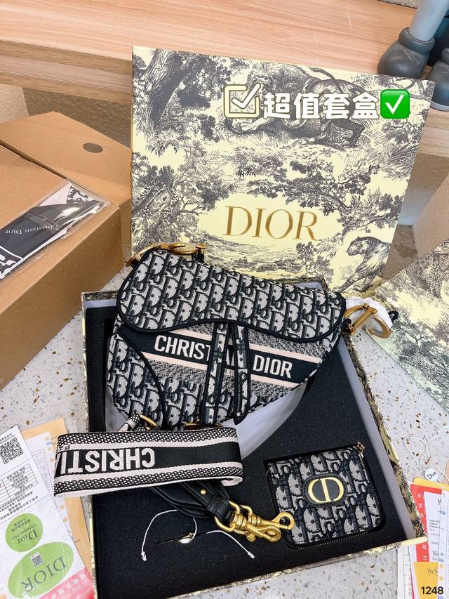 超值套盒 Ddd 原单高定版本 Dior马鞍包2023Ss春夏最新款马鞍包 原版五金 一定要五金的厚度哦 Campagin的庞大程度大过我这一年所见的任何一个包