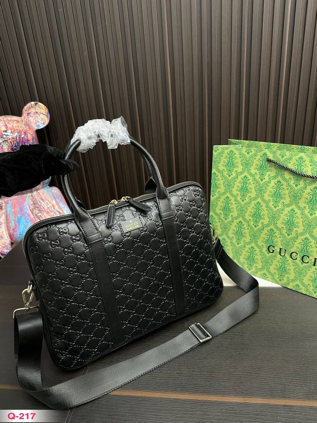 Gucci 酷奇手提公文包 Ddd 可可爱爱 那女通用 Ddd 时髦单品 牛皮版本 Ddd Size 38 28Cm Ddd