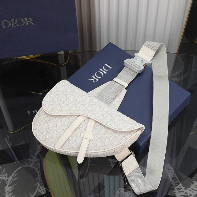 市场最高版本 欢迎对比 点击长按翻译 Saddle Dior Oblique :1Adpo093Yzy_H25E Dior Oblique . . Christ