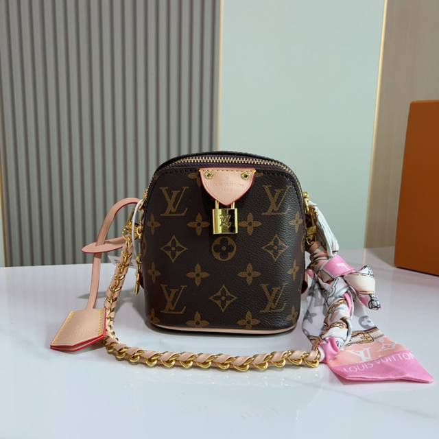 赠丝带 折叠礼盒 Louis Vuitton 老花链条小方包尺寸141014Cm