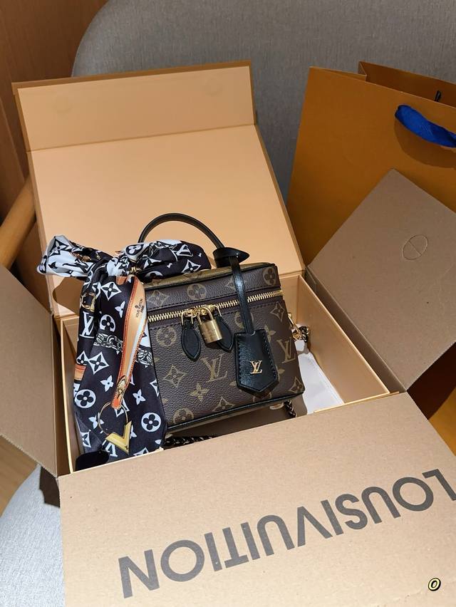 高版本配送内胆 Louis Vuitton Lv路易威登 Vanity 链条包化妆包 尺寸20Cm 礼盒包装飞机箱