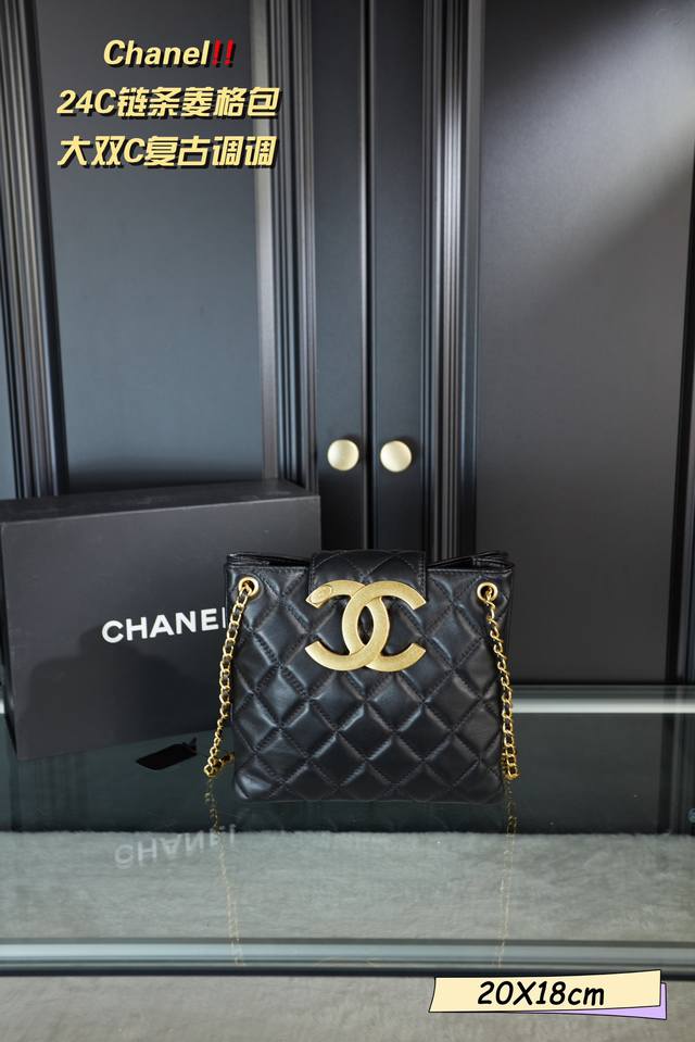 配折叠礼盒 Chanel 香奈儿 牛皮24C链条包菱格包 好美 到底是谁在找大logo包包 黑金复古大双c Logo链条包 方方正正像个小tote托特包 非常好