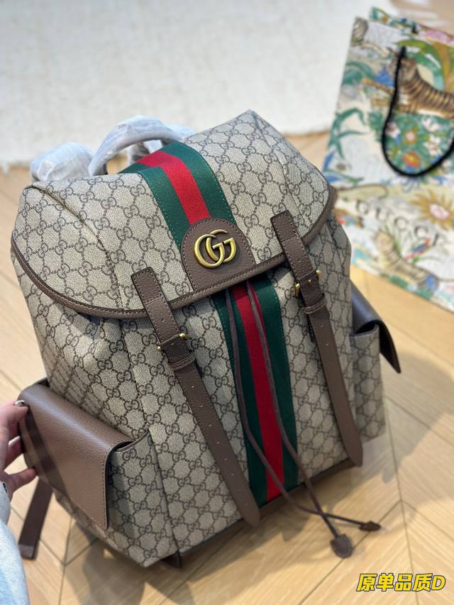 Size 30*40Cm Gucci双肩包 超高清五金logo标志 专用里内里 可以出门去旅行 搜索 Gucci双肩包