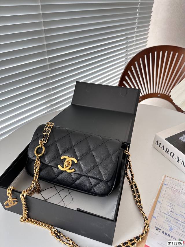 折叠礼盒包装 Chanel 香奈儿 腰包 胸包 斜挎包 搭配衣服超大牌 尺寸:20 11 货号2310Y