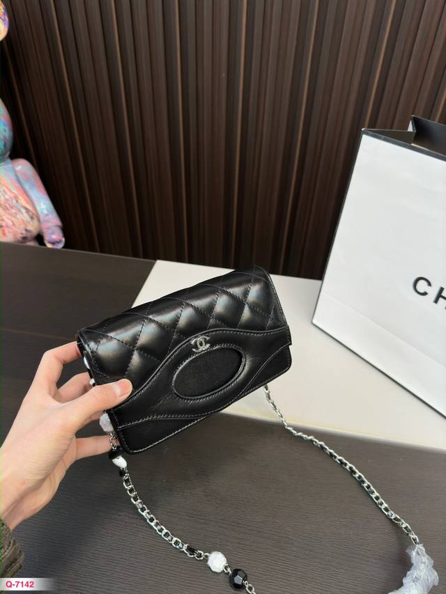 Chanel香奈儿 新款发财包 牛皮 那么好看 那么香 种草款 超级百搭 尺寸19.12Cm