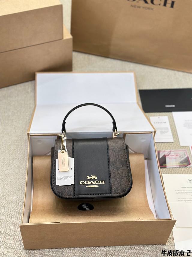 牛皮版本 Coach 新品 1 Lysa 系列复古摩登小手提 包 秋冬bibei复古摩登手提包 New Coach新品新成员lysa 系列 经典温柔配色不过时