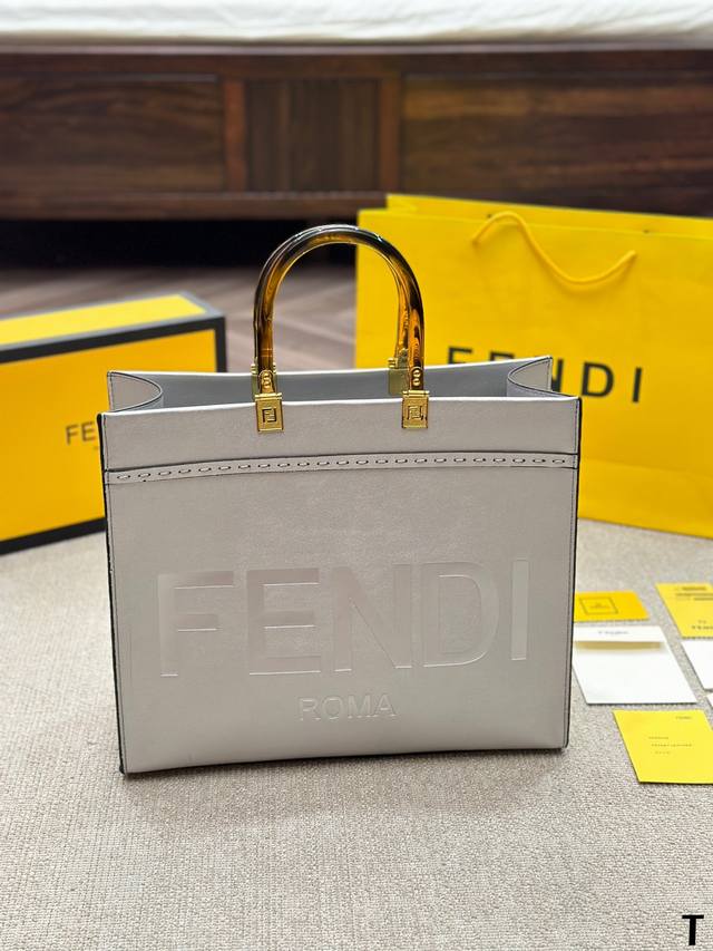尺寸 35 30Cm F家 Fendi Peekabo 购物袋 经典的tote造型 亮片托特包