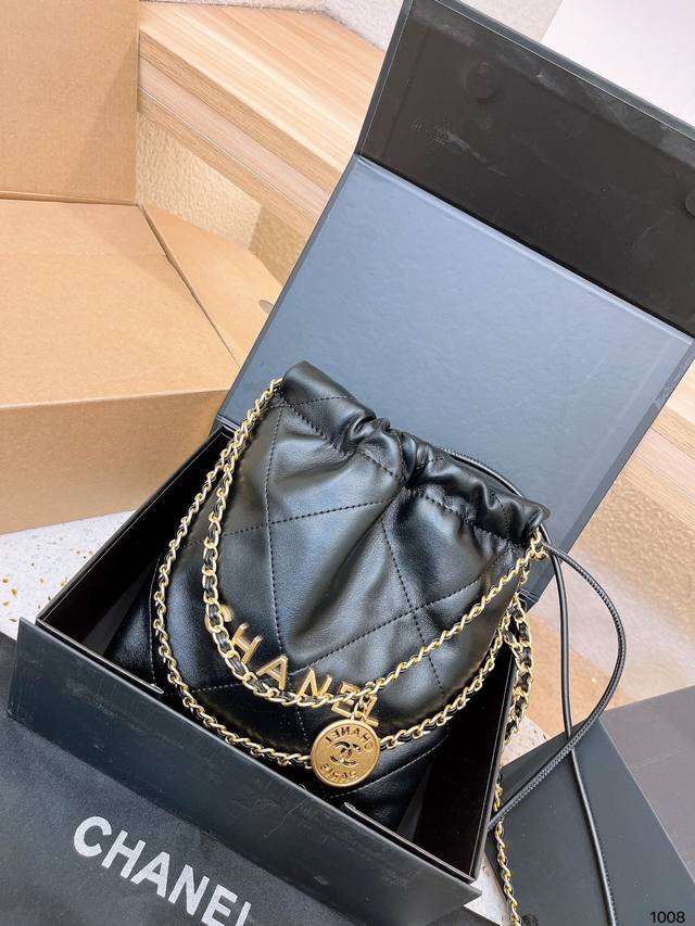 折叠礼盒 Chanel香奈儿 全新尺寸 Mini 垃圾袋 Bag 手感超级好 原版五金 超级大牌 以华丽高贵的外形成为当下最炙手可热之作人手必备 明星热捧 精匠