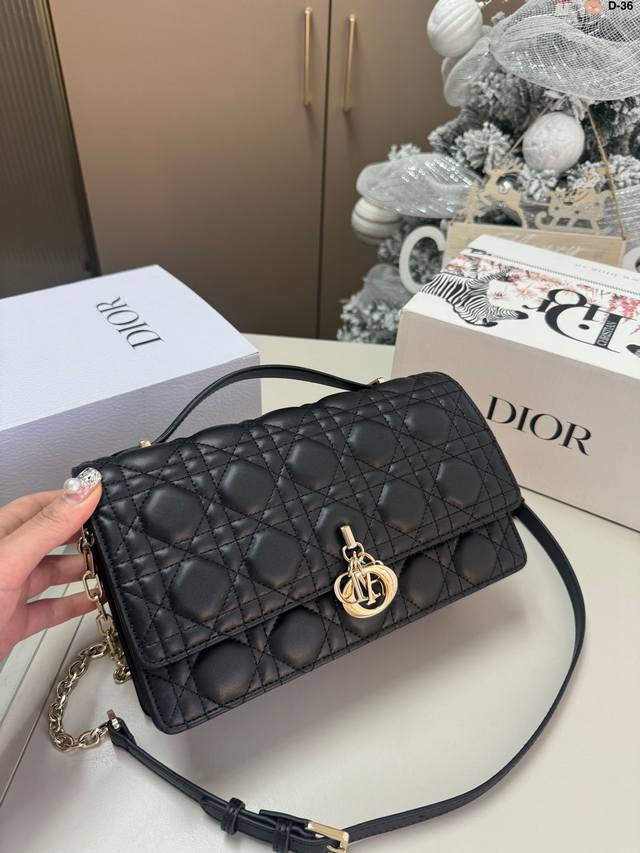 迪奥 Dior Miss 珍珠链条包 24早春新款系列 简直无法拒绝 超显气质 高级感十足 集美必入款 D-36尺寸24.7.14折叠盒飞机盒