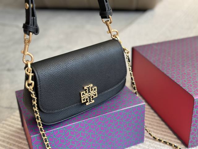 配折叠礼盒 牛皮 Tory Burch 托里伯奇 大小适中.原单开模定制 五金内衬镂空logo 内带产地标进口面料手感质感超级好更耐磨 亮泽五金不褪色 单肩斜挎