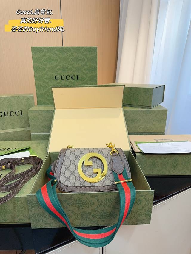 配折叠礼盒 Gucci古驰gucci Blondie系列圆形互扣式双g肩背包 2022早春新款信封包 百搭款 酷奇 单肩包斜挎女包 美到无法无天的款式 今年简直