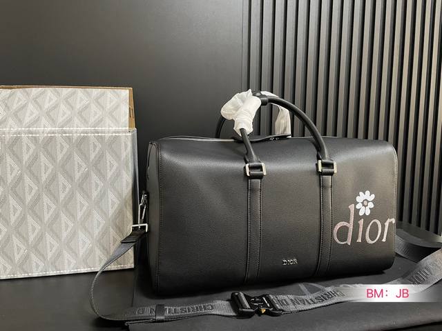 迪奥dior 旅行袋 顶级原单大容量 时尚达人必备单品之一 实物绝对惊艳到你 尺寸47*27