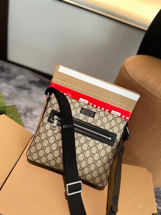 Gucci男士比较日常实用的包包而且价格是真便宜 #Gucci26.23Cm