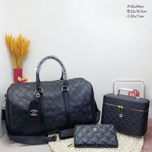 三件套 香奈儿 Chanel 购物袋+化妆包+钱包 3件套组合 尺寸：大42X34Cm，中22X16.5Cm，小20X11Cm.