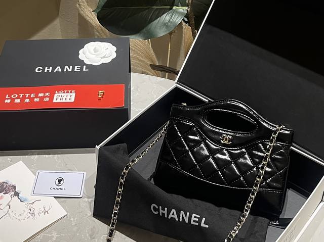 油蜡皮 折叠礼盒 Chanel新品 Mini 31Bag 牛皮质地 时装 休闲 不挑衣服 尺寸24*21