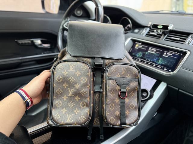 高端货 新款 “ Louis Vuitton”Lv双肩包 路易威登 N40279 Utility 老花大容量 涂层帆布拼牛皮书包背包双肩包 男款 黑色 可收纳笔