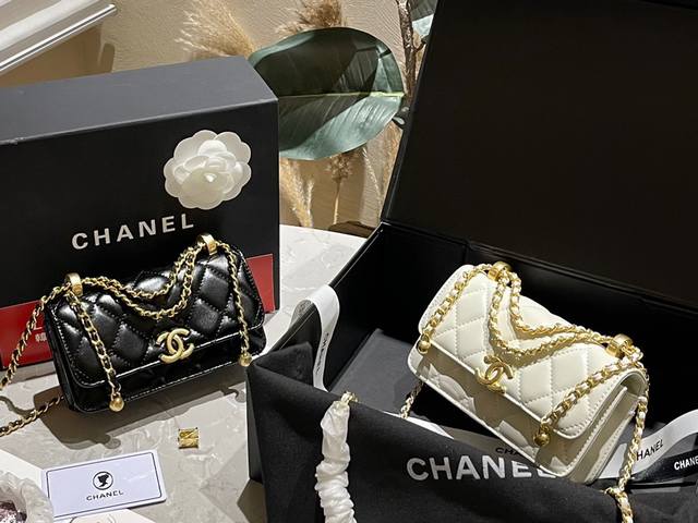 原版皮 折叠礼盒包装 Chanel 双金球链条包 慵懒随性又好背 黑色白色 上身满满的惊喜 高级慵懒又随性 彻底心动的一只 Size：17 12Cm