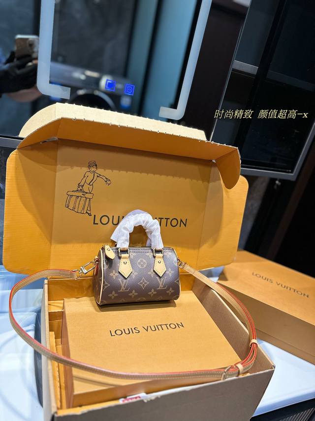 礼盒包装 LVspeedy nano枕头包 原单枕头包 顶级品质 青铜五金 专柜对版对花尺寸17.7.10
