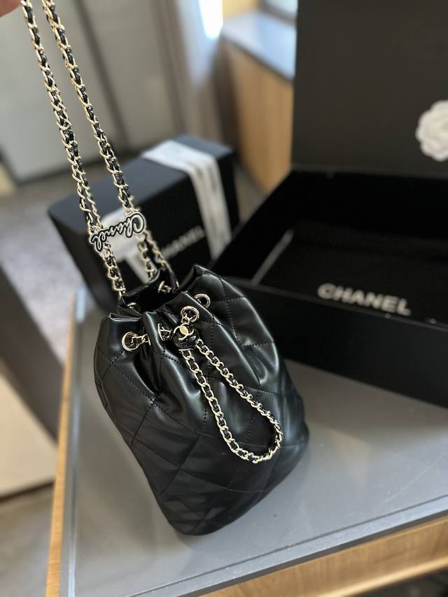 折叠礼盒官网飞机盒” Chanel 香奈儿新品 水桶包 时装 休闲 不挑衣服 尺寸 22