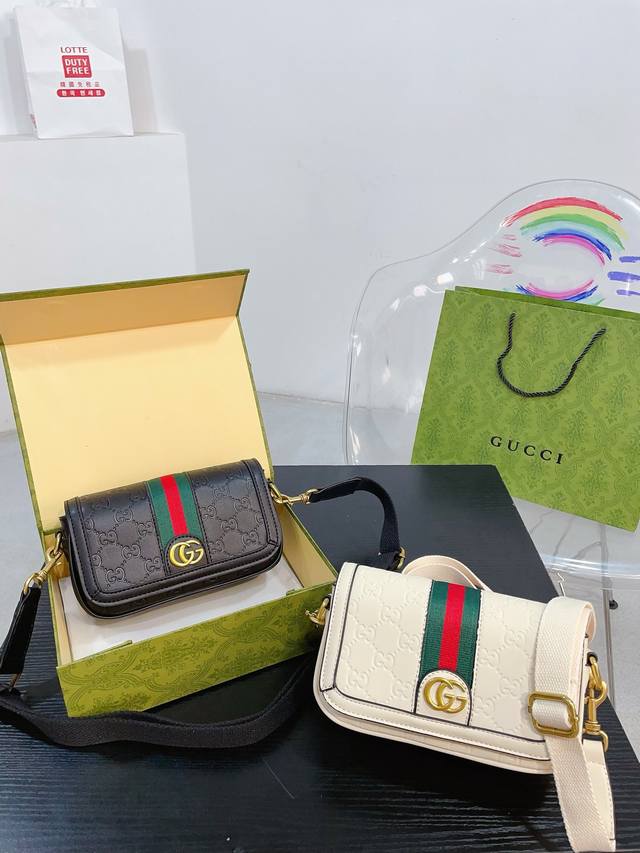 配盒子 Gucci 酷奇斜挎包 可可爱爱的斜挎包 本季最可爱的一款包包 尺寸21 14
