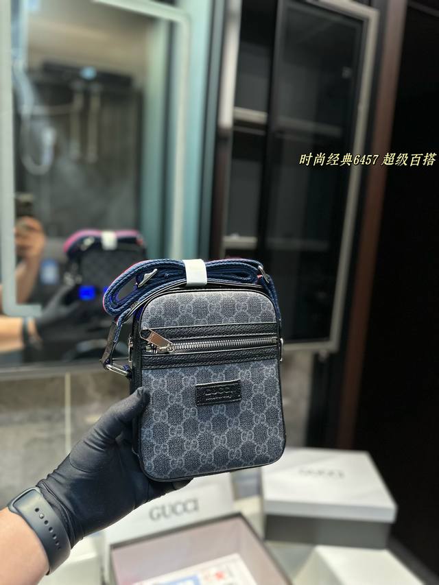 酷奇Gucci手机包 单肩包 男士斜挎包 采用精湛镶嵌细工，经典百搭 实物拍摄 尺寸13 18